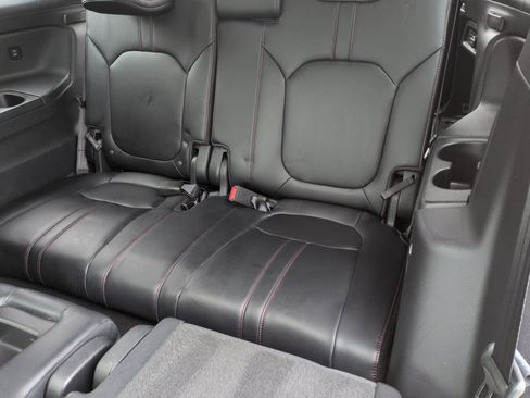 Certified 2025 Honda Pilot Black Edition image 23