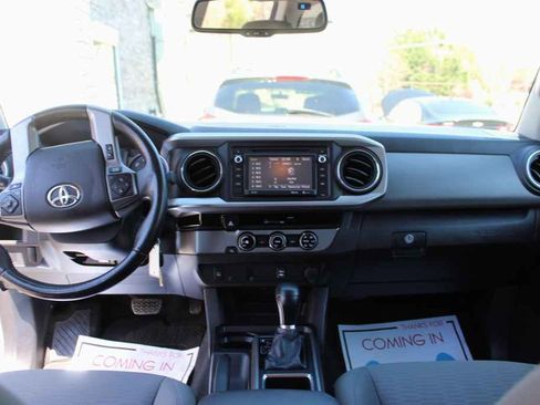 Used 2016 Toyota Tacoma SR5 w/ SR5 Appearance Package (SN) image 26