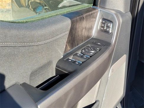 New 2026 Ford F250 Lariat w/ Chrome Package image 10