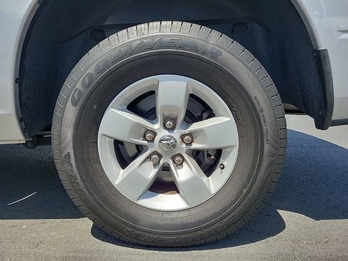 Used 2016 RAM 1500 Express RWD image 18