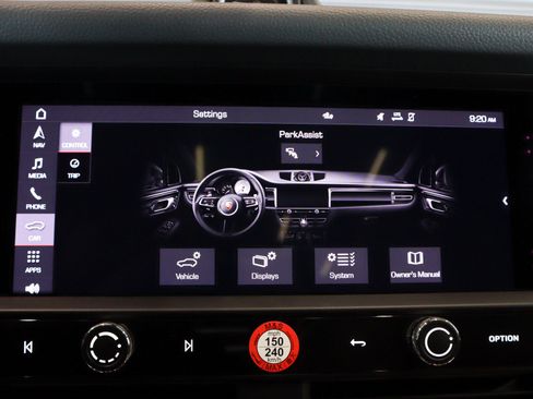 Used 2023 Porsche Macan image 19