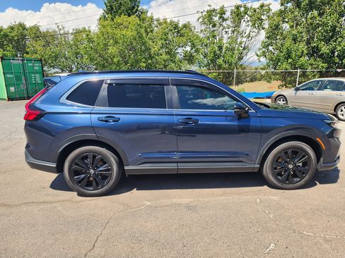 Used 2023 Honda CR-V Sport Touring image 3