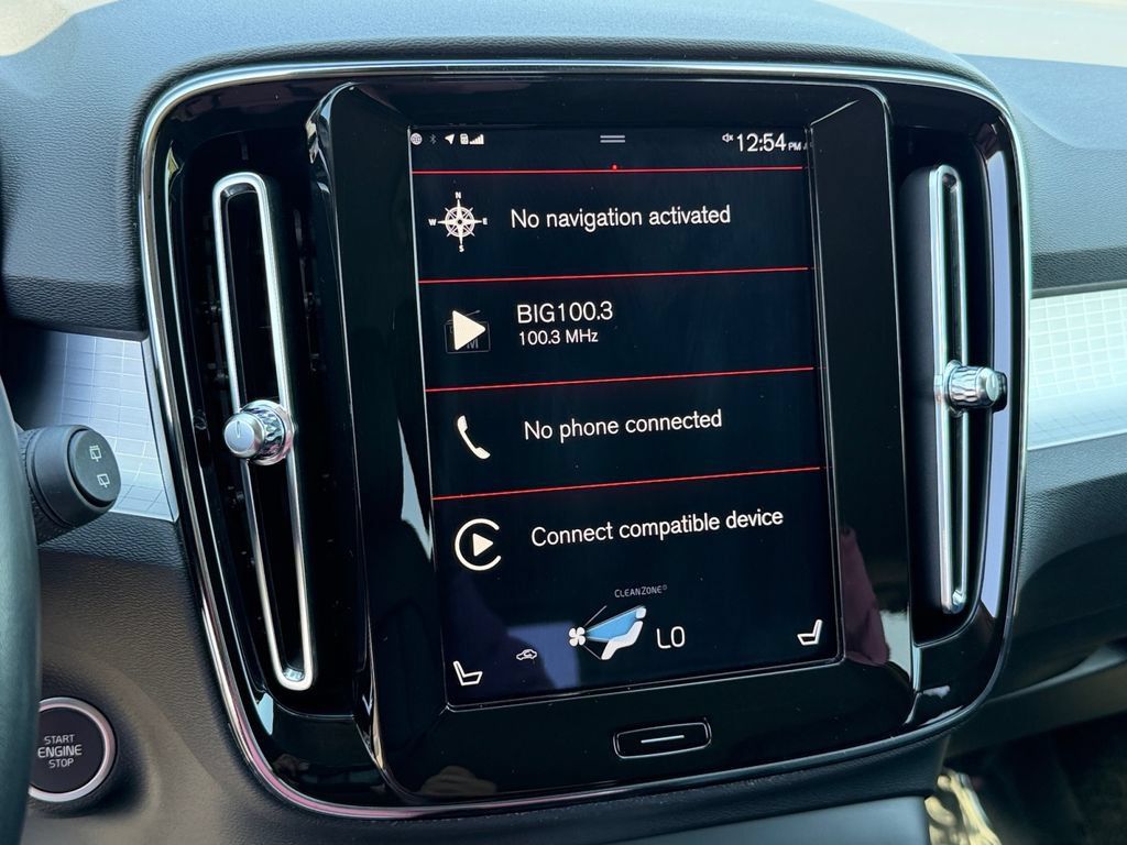 Used 2021 Volvo XC40 T5 Momentum AWD/4WD image 21