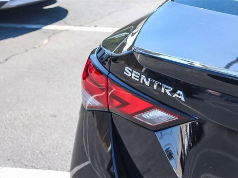 Used 2023 Nissan Sentra SR w/ SR Premium Package image 8