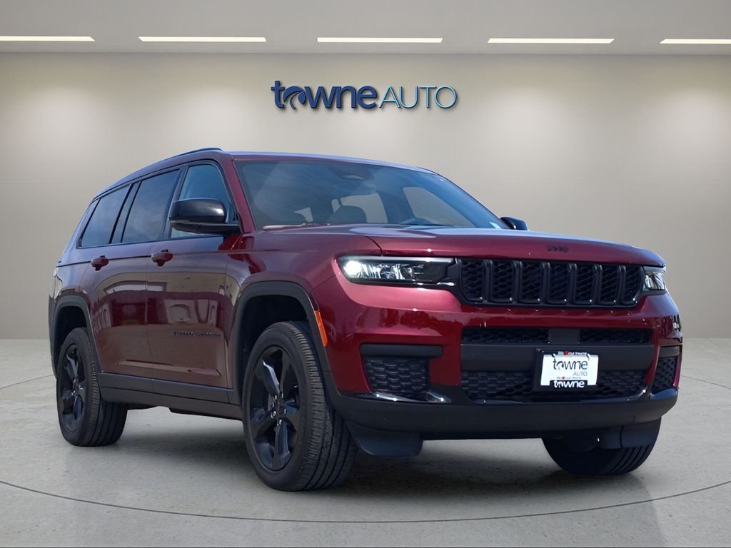 Used 2025 Jeep Grand Cherokee L Altitude AWD/4WD image 8