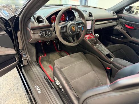 Used 2020 Porsche 718 Cayman GT4 RWD image 20