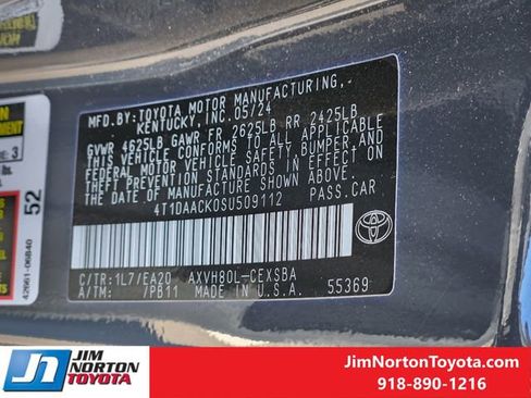 Used 2025 Toyota Camry SE image 34