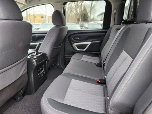 Used 2021 Nissan Titan SV w/ SV Convenience Package image 16
