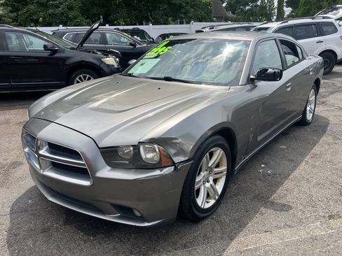 Used 2011 Dodge Charger Rallye RWD image 3