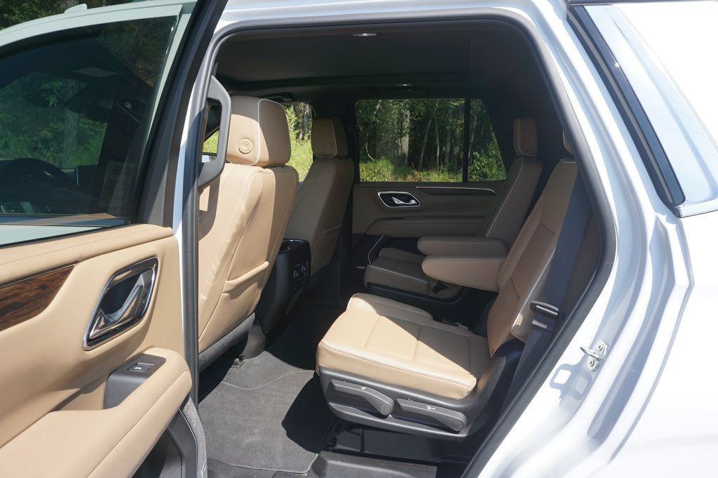 Used 2024 Chevrolet Tahoe Premier RWD image 16