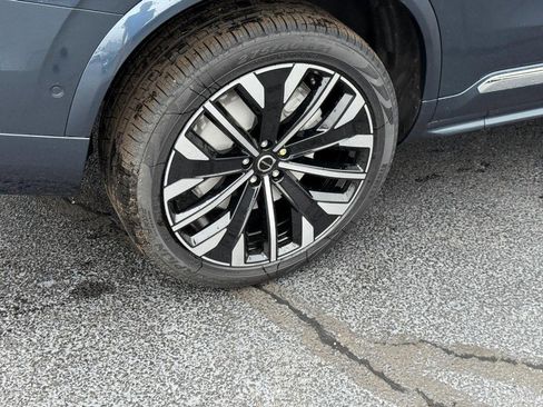 New 2026 Volvo XC90 B6 Plus w/ Protection Package Premier image 3