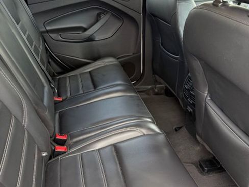 Used 2019 Ford Escape SEL image 12