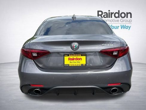 Used 2019 Alfa Romeo Giulia w/ Quick Order Package 22K Sport RWD image 5