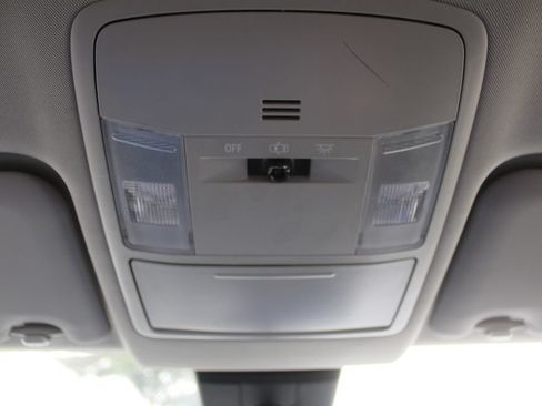 Used 2018 Toyota RAV4 LE FWD image 45