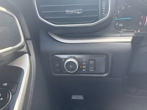 Used 2022 Ford Explorer XLT w/ Equipment Group 202A AWD/4WD image 13