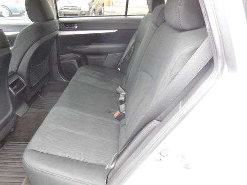 Used 2014 Subaru Outback 2.5i Premium AWD/4WD image 9