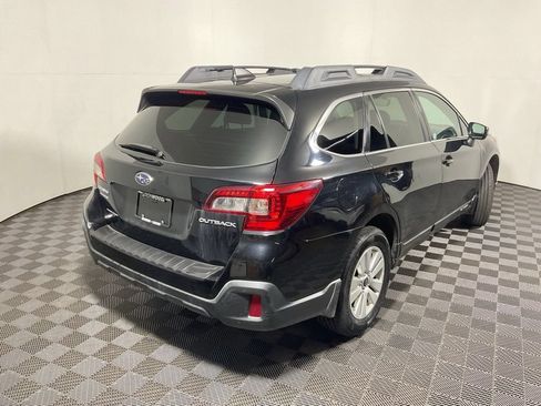 Used 2019 Subaru Outback 2.5i Premium w/ Popular Package #2 AWD/4WD image 18