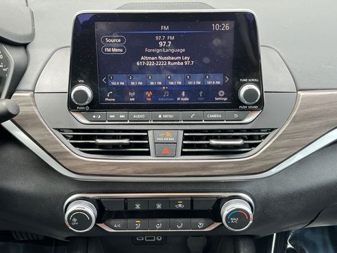 Used 2025 Nissan Altima 2.5 SV image 17