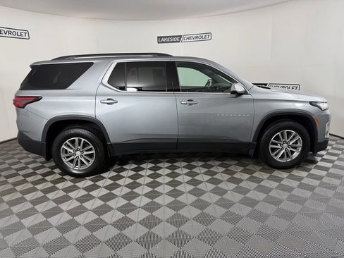 Used 2023 Chevrolet Traverse LT image 7