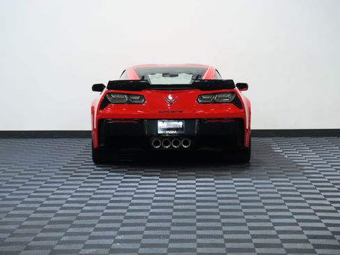 Used 2015 Chevrolet Corvette Z06 w/ 3LZ Preferred Equipment Group RWD image 7