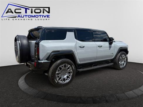 Used 2024 GMC Hummer EV 3X AWD/4WD image 8