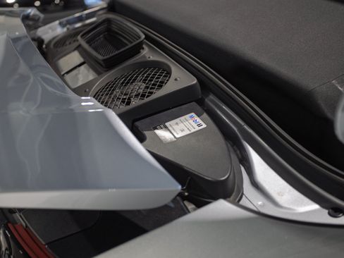 Used 2015 Porsche 911 Cabriolet image 36