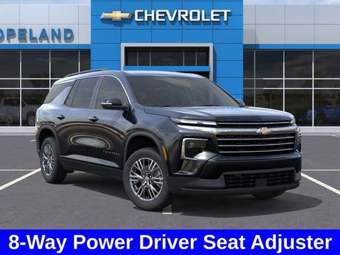 New 2026 Chevrolet Traverse LT w/ Driver Confidence Package AWD/4WD image 8