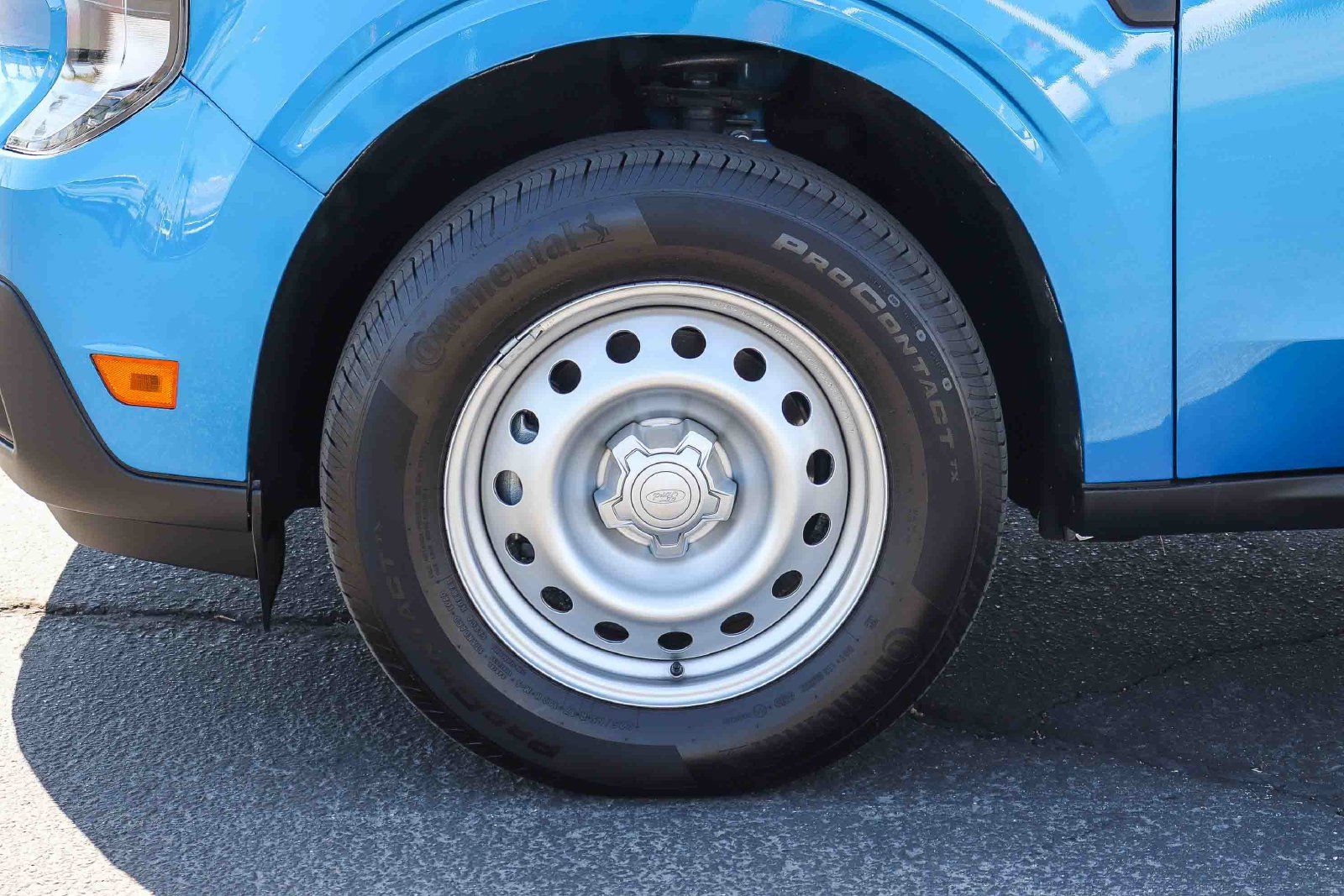 Certified 2025 Ford Maverick XL FWD image 9