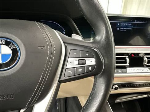 Used 2022 BMW X5 xDrive45e w/ Parking Assistance Package image 10