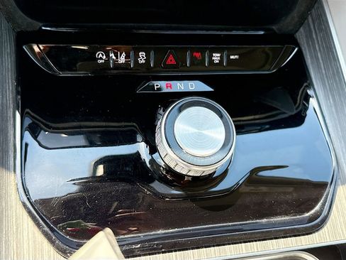 Used 2024 Jeep Wagoneer Series II w/ Flexible Seating Group image 18