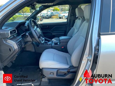 Certified 2025 Toyota Tacoma SR5 AWD/4WD image 29