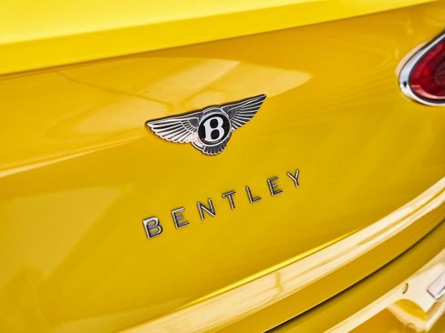 Used 2023 Bentley Bentayga AWD/4WD image 10