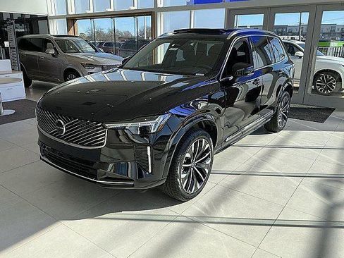 New 2026 Volvo XC90 B6 Ultra w/ Protection Package AWD/4WD image 3
