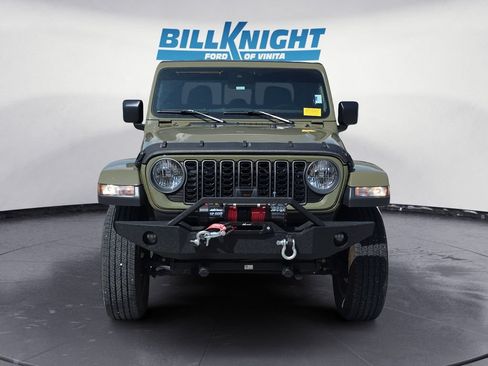 Used 2025 Jeep Gladiator Sport AWD/4WD image 8