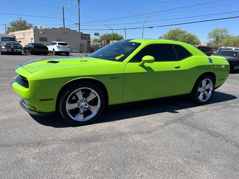 Used 2015 Dodge Challenger R/T Plus RWD image 10