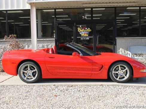 Used 2004 Chevrolet Corvette Convertible w/ Preferred Equipment Group image 12