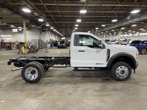 New 2025 Ford F550 4x4 Regular Cab Super Duty w/ XLT Value Package image 5
