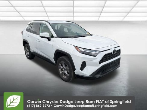 Used 2025 Toyota RAV4 XLE image 1