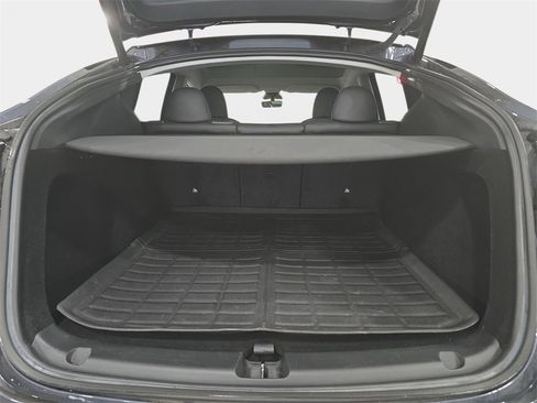 Used 2023 Tesla Model Y Long Range image 29