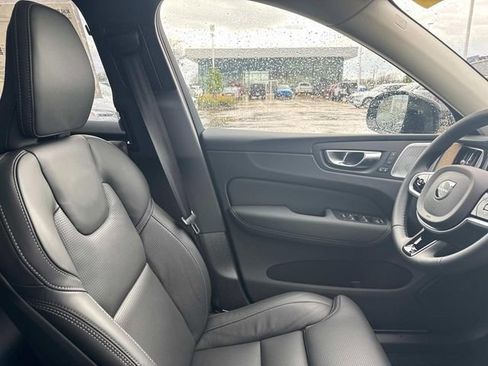 New 2026 Volvo XC60 B5 Ultra image 14