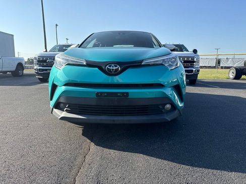 Used 2018 Toyota C-HR XLE FWD image 5