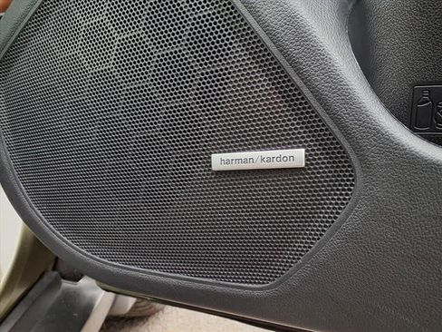 Used 2019 Subaru Outback 3.6R Touring image 28