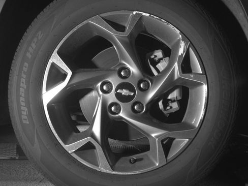 Used 2025 Chevrolet Trax LT FWD image 13