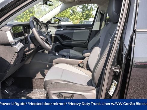 Used 2025 Volkswagen Tiguan SE image 5