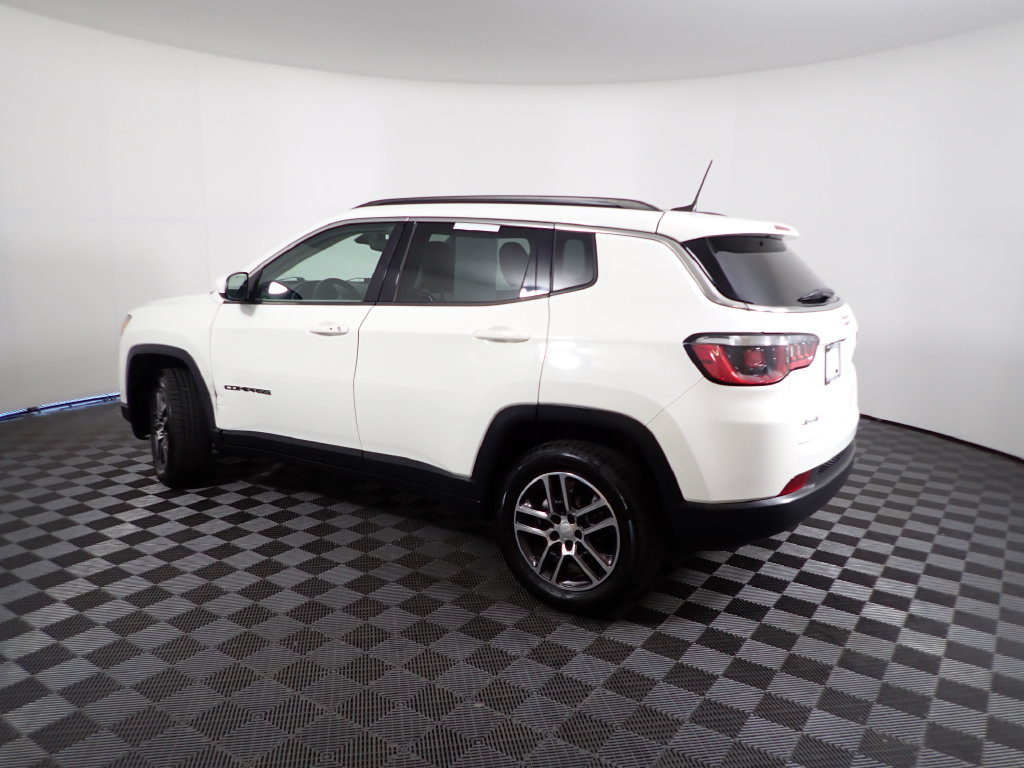 Used 2017 Jeep Compass Latitude w/ Popular Equipment Group AWD/4WD image 11