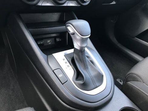 Used 2023 Kia Forte LXS w/ LXS Technology Package image 6