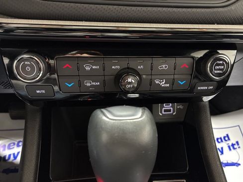 Used 2025 Jeep Compass Trailhawk AWD/4WD image 18
