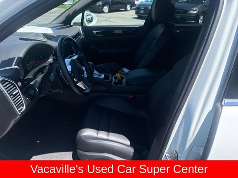 Used 2023 Porsche Cayenne AWD/4WD image 9