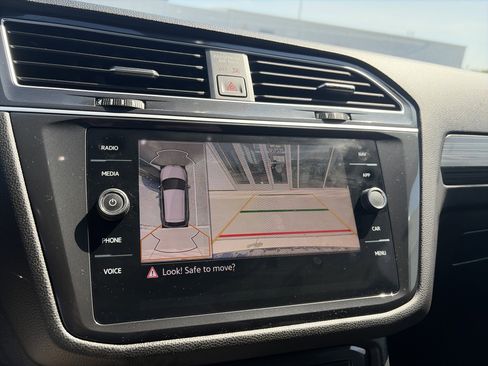 Used 2024 Volkswagen Tiguan SEL R-Line image 42