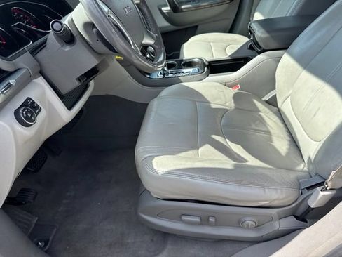 Used 2016 GMC Acadia SLT FWD image 18